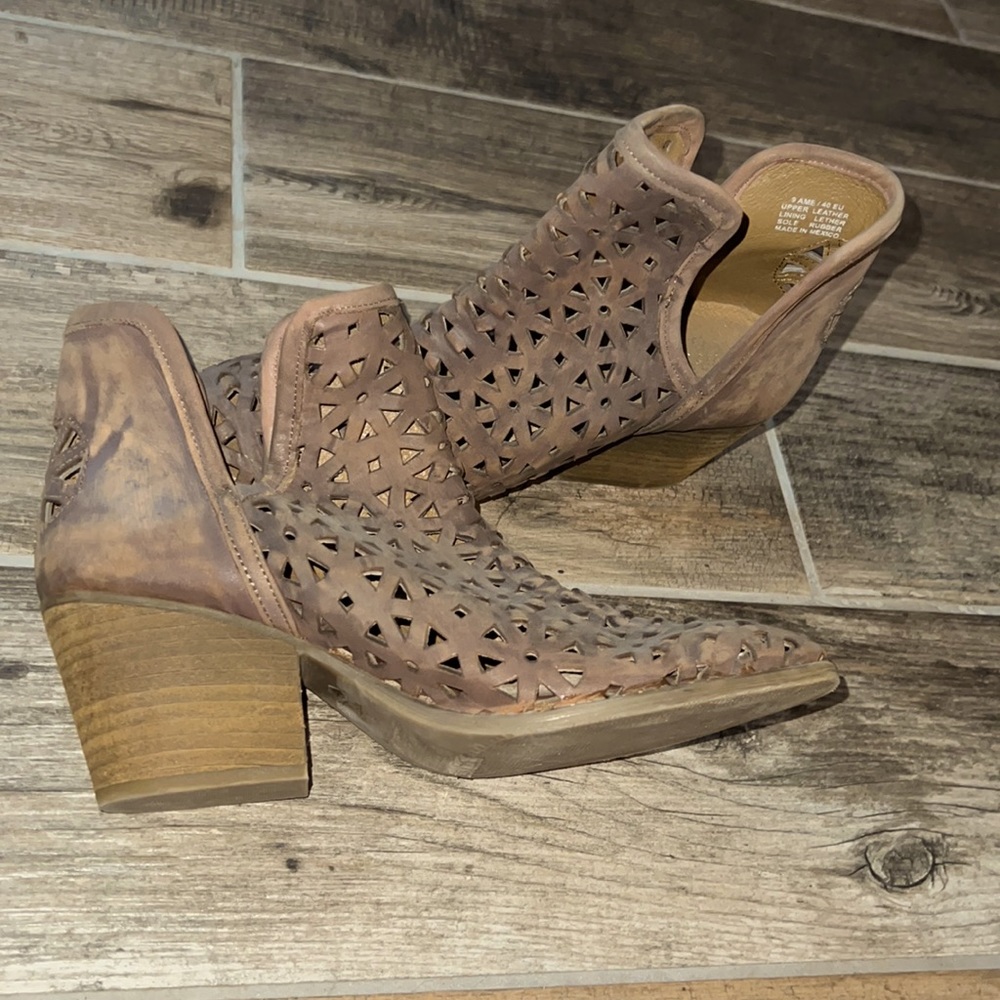 Musse & Cloud Leather Boots Size 9